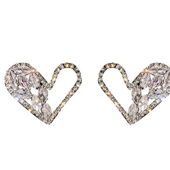 NEW 925 NEEDLE RHINESTONE HEART STUDS - Picture 9 of 12